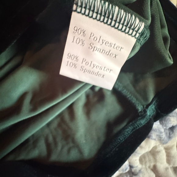 Elegant Velvet Wrap Dress in emerald green - Picture 6 of 6